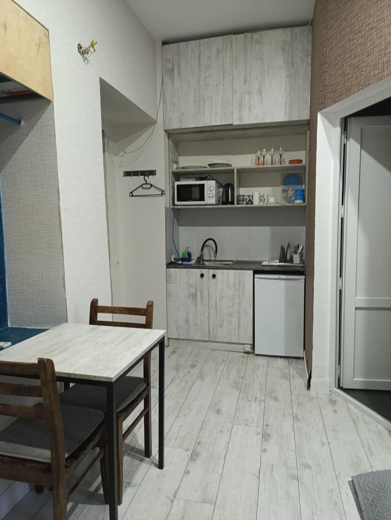 Nino'S Apartment In The Center Of Tbiliszi Kültér fotó